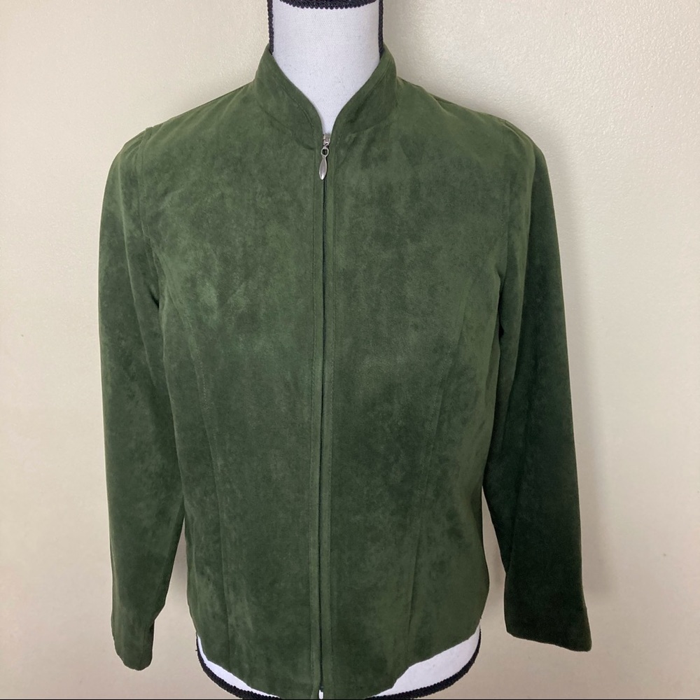 Studio Works Woman Green Jacket Size 4 Petite .